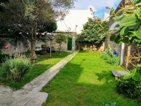 Villa Ballester - Casa con excelente terreno!