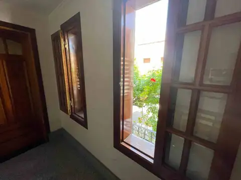 Depto Tipo Casa 4 ambientes con 3 baños