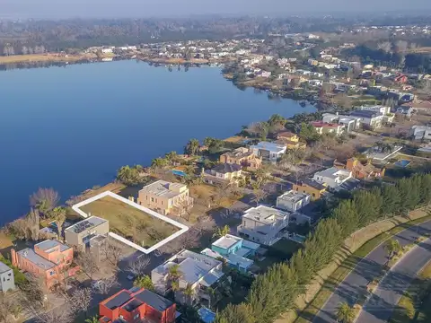 A Laguna - Santa Clara, Villanueva