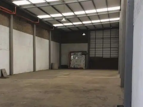Galpon en Alquiler 29  mts Fondo