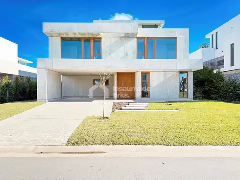 Casa de 6 dormitorios en suite en Venta en El Yacht, Nordelta, Tigre