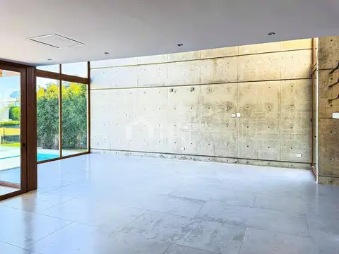 Casa 7 ambientes con 6 baños