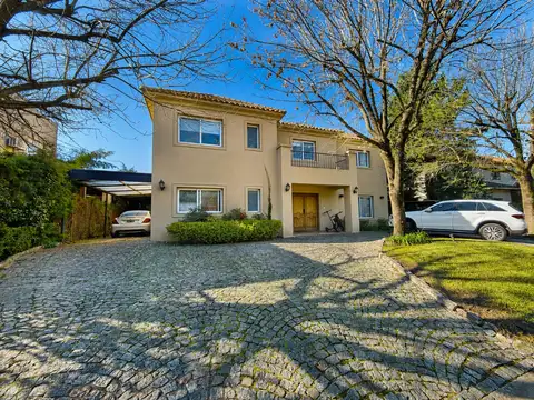 VENTA CASA 6 AMB C/DEP BARRIO CERRADO VILLA OLIVOS