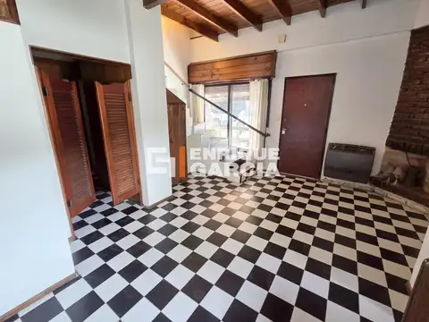 Casa en Alquiler con 1 cochera