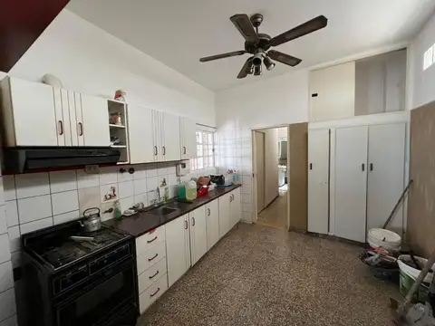 OPORTUNIDAD PRIMERA CASA,HURLINGHAM.