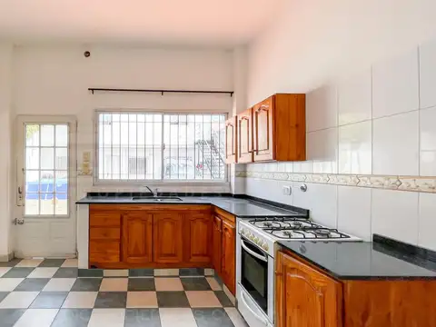 Depto Tipo Casa en Alquiler 60 años