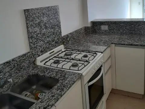 Alquiler 2 amb en Villa Urquiza, piso alto, sol