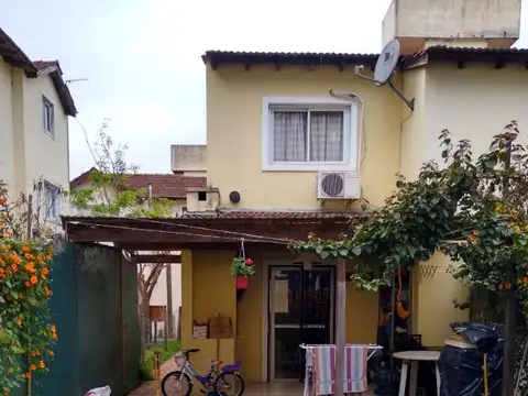 Casa 3 ambientes con 2 baños