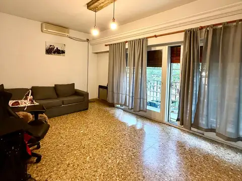 Departamento 3 ambientes con balcón, terraza y lavadero independiente