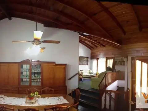 Casa 5 ambientes con 2 baños