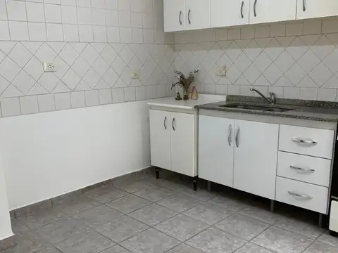 Depto Tipo Casa en Venta en Monte Castro, USD 210.000