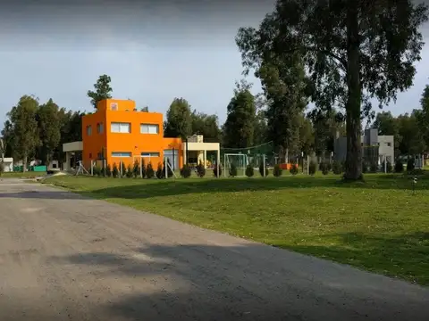 Casa en Venta con 4 cocheras