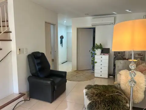 Depto Tipo Casa en Alquiler de 3 dormitorios
