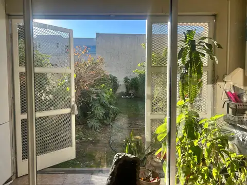 Depto Tipo Casa 4 ambientes con 2 baños