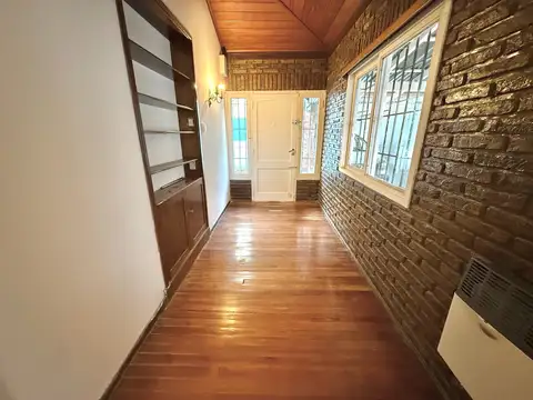 Casa 3 ambientes con 2 baños