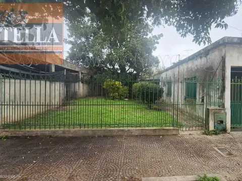 Lote 339 m² con 160 m² de Mejoras a refaccionar - Casa 3 Amb c/ Garage p/ 2 autos - Isidro Casanova
