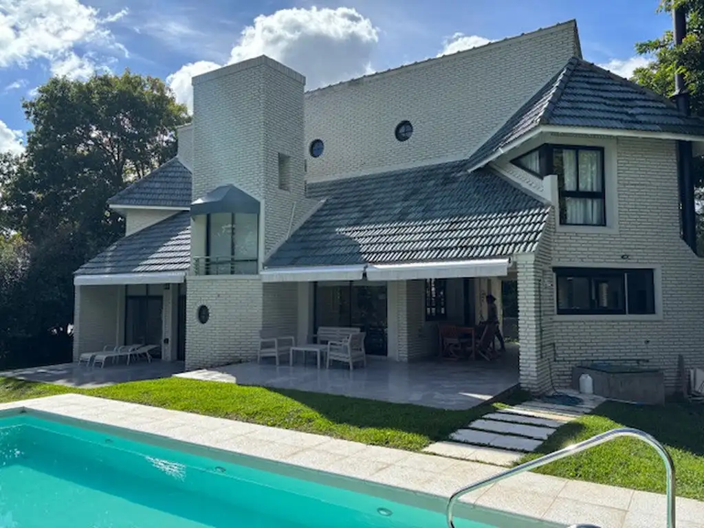 Casa en Venta con cochera