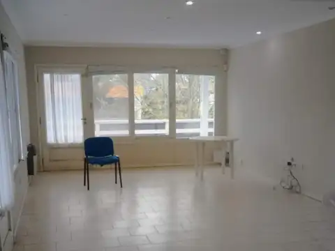 Avenida Buenos Aires 900, Piso 1