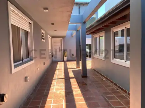 518 1400, Piso 0
