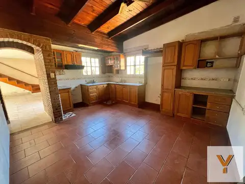 Casa en venta - 2 Dormitorios 1 Baño - La Plata
