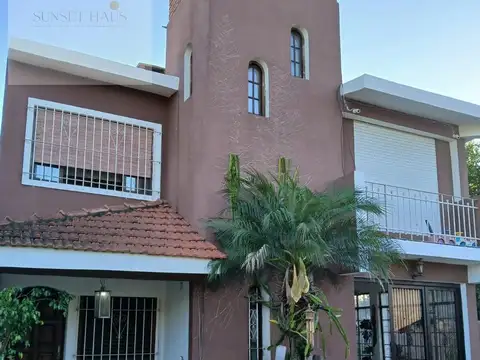 Casa Multifamiliar con 3 Unidades Independientes EN VENTA - Los Polvorines