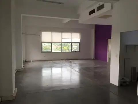 Oficina en Venta con 6 cocheras