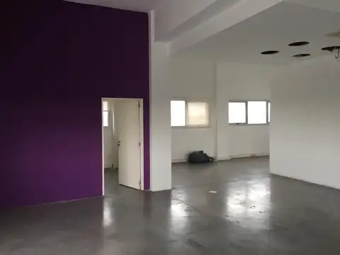 Oficina en alquiler en el Centro Uruguay Norte.