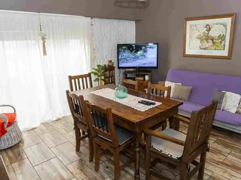 Depto Tipo Casa 5 ambientes con 2 baños