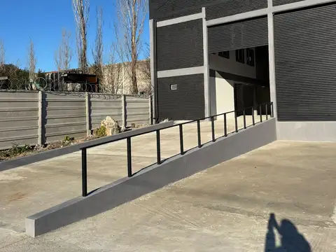 Galpon en Alquiler 30  mts Fondo