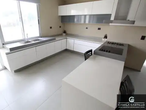 Casa amoblada en alquiler - barrio cerrado Las Perdices