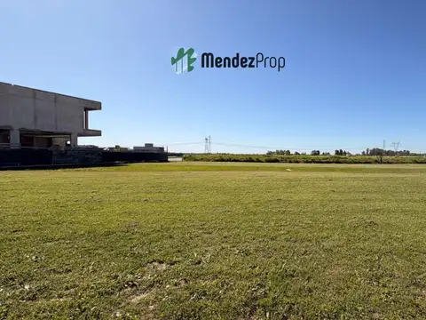LOTE A LAGUNA EN LA PROVIDENCIA