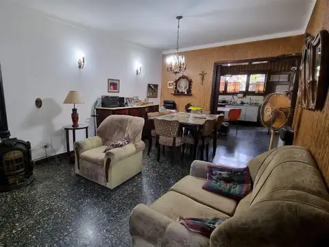 Casa 3 ambientes con 1 baño