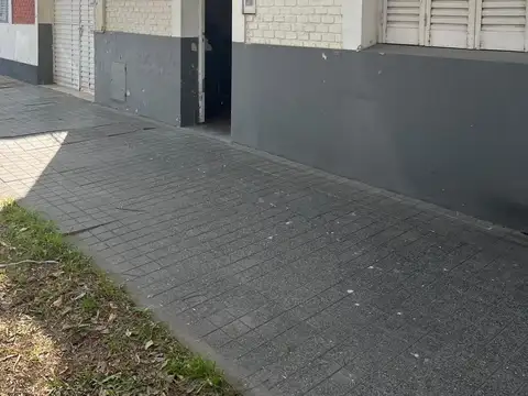 Venta en bloque, 2 duplex + casa al frente