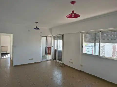 Departamento en Alquiler en Villa Ballester, $ 750.000