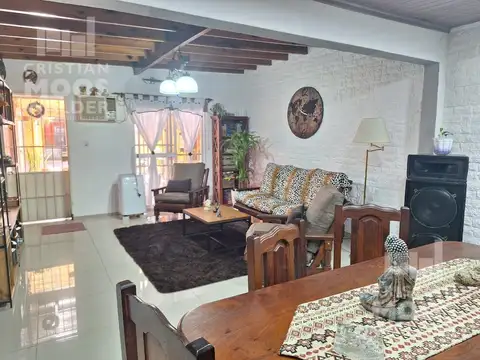 Casa en Escobar apta crédito con gran local.