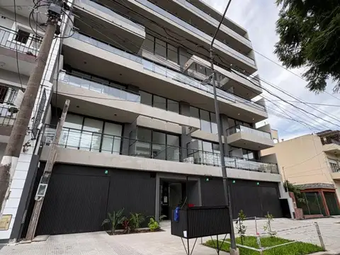 Pastorino 300, Piso 6