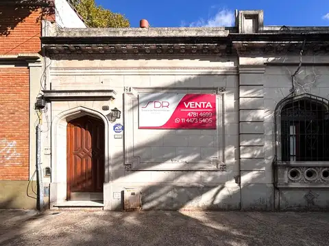 CASA EN VENTA . 2 DORMITORIOS .TERRAZA . COLEGIALES