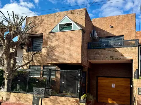 EXCELENTE UBICACION  CASA CON 3 DORMITORIOS EN SUITE, ESCRITORIO, GARAGE Y PATIO