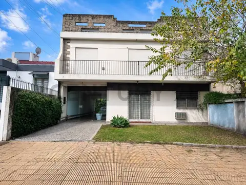 VENTA DEPARTAMENTO TRES AMBIENTES CASTELAR NORTE TERRAZA
