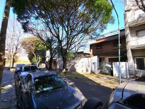 Esteban Echeverria 300