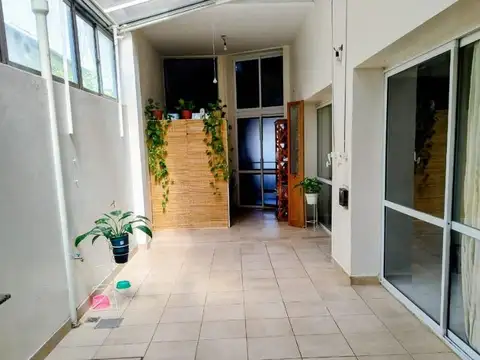 Depto Tipo Casa en Venta con 1 cocheras