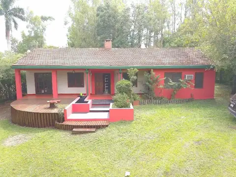 Casa 4 ambientes con 2 baños