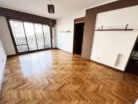 Departamento de 3 ambientes c/ balcón al frente - Baulera - Exc. Ubicación