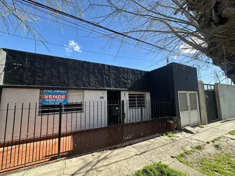 Casa en VENTA 2 Hab. + patio