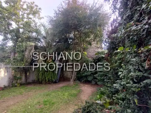 CHALET  EN DOS PLANTAS CON 4 DORMITORIOS Y FONDO LIBRE EN QUILMES RESIDENCIAL.