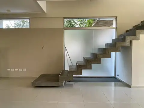Casa en Venta en La Plata [Cod: ]