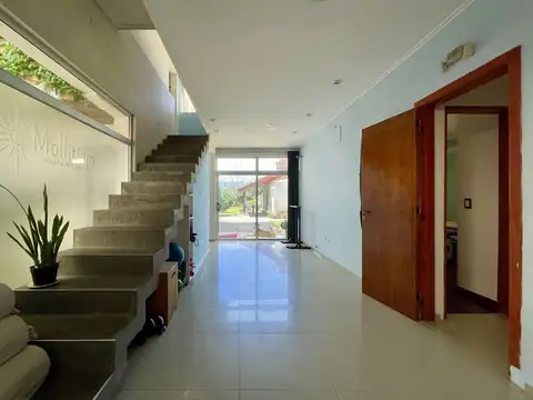 Casa en Venta en La Plata [Cod: 161-90007524]