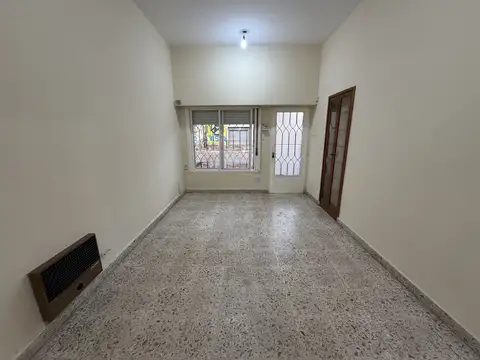 Casa 5 ambientes con 1 baño