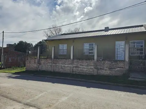 VENTA | Casa de 3 dormitorios con terreno!  Monte Caseros 463 – Victoria, Entre Ríos