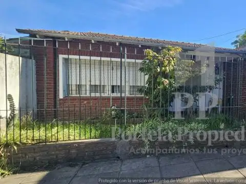 VENTA CASA 4 AMBIENTES CON COCHERA EN ITUZAINGÓ